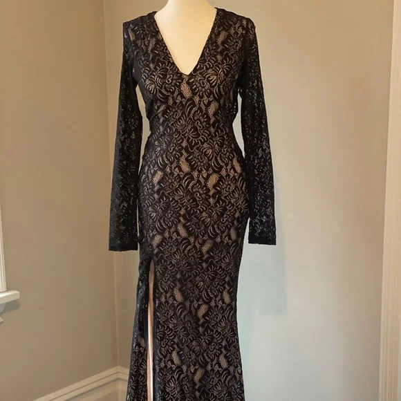 Forever Unique - London | Dresses | Beautiful Black Tie Gown Never Worn |  Poshmark